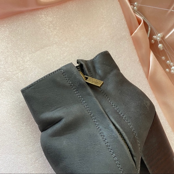 UO Gray Heeled Boots 6.5 - Picture 3 of 9